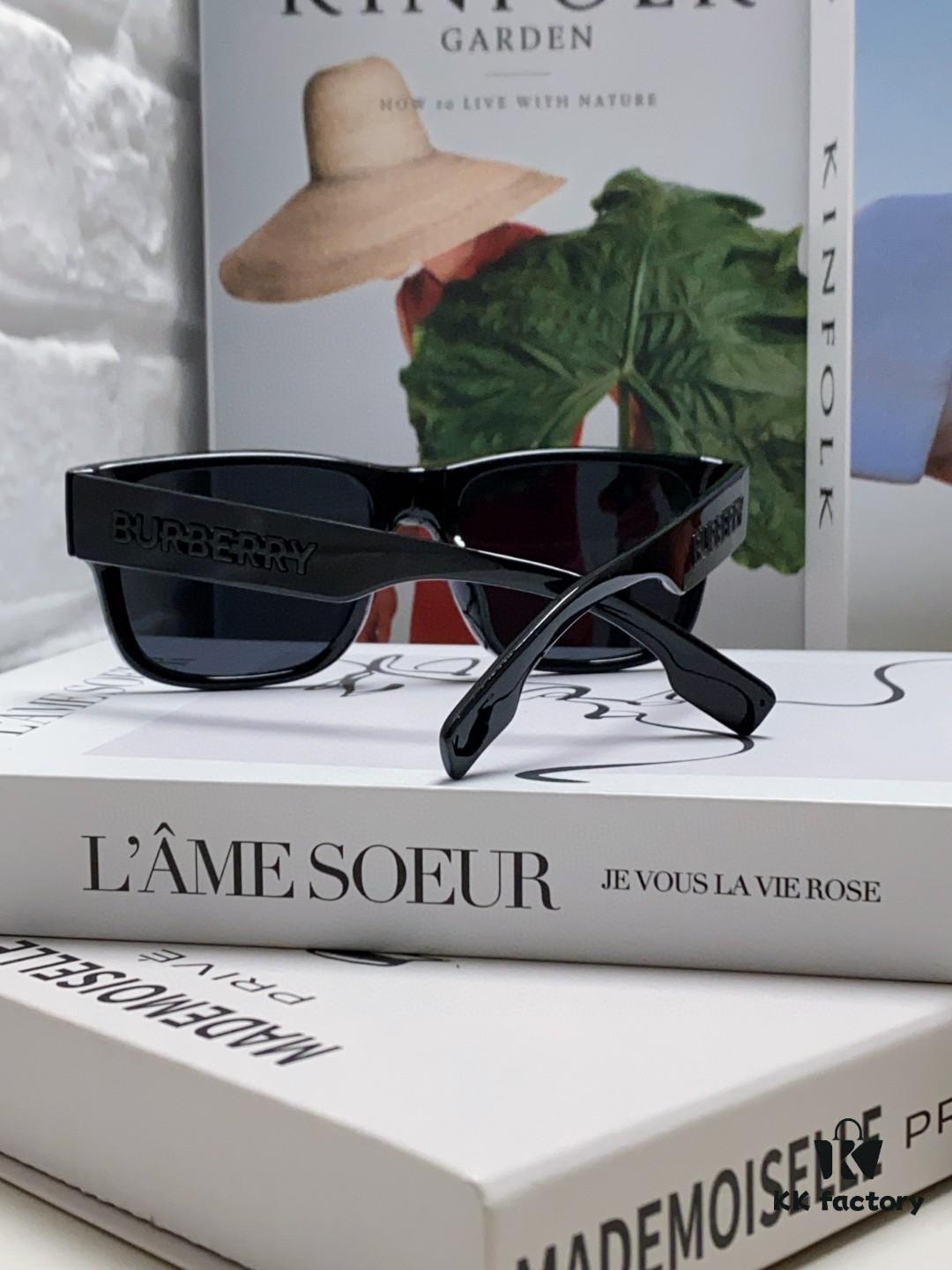 🆕BURBERRY Burberry 🛒 LOGO-Embellished Temple Design, the Hottest Fashion Trend, Minimalist Yet Statement-Making, Premium Craftsmanship, Flattering Facial Contour Fit 🤍 Eyeglasses Sunglasses