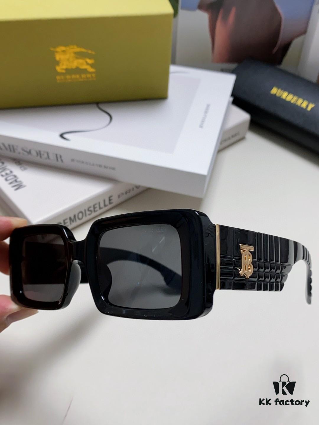 Burberry 2024 New Arrival Vintage Style Avant-Garde Sunglasses Unisex High-Quality Square Frame Fashionable Sun Glasses