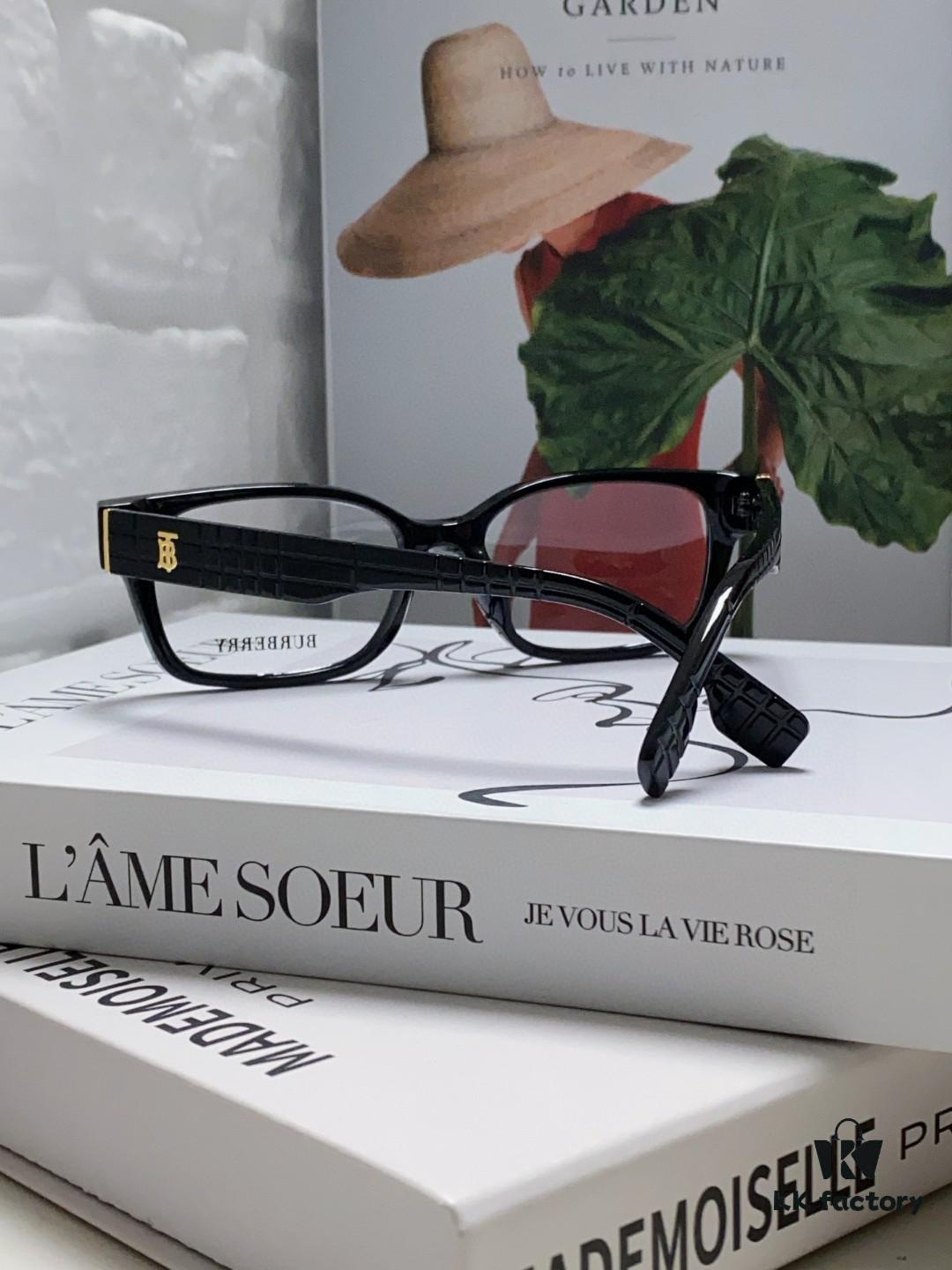 Burberry 2024 New Arrival High-Beauty Eyeglass Frame for Women, Large Frame Prescription-Compatible, Slimming Blue-Light Blocking Optical Glasses, Non-Powered Sunglasses