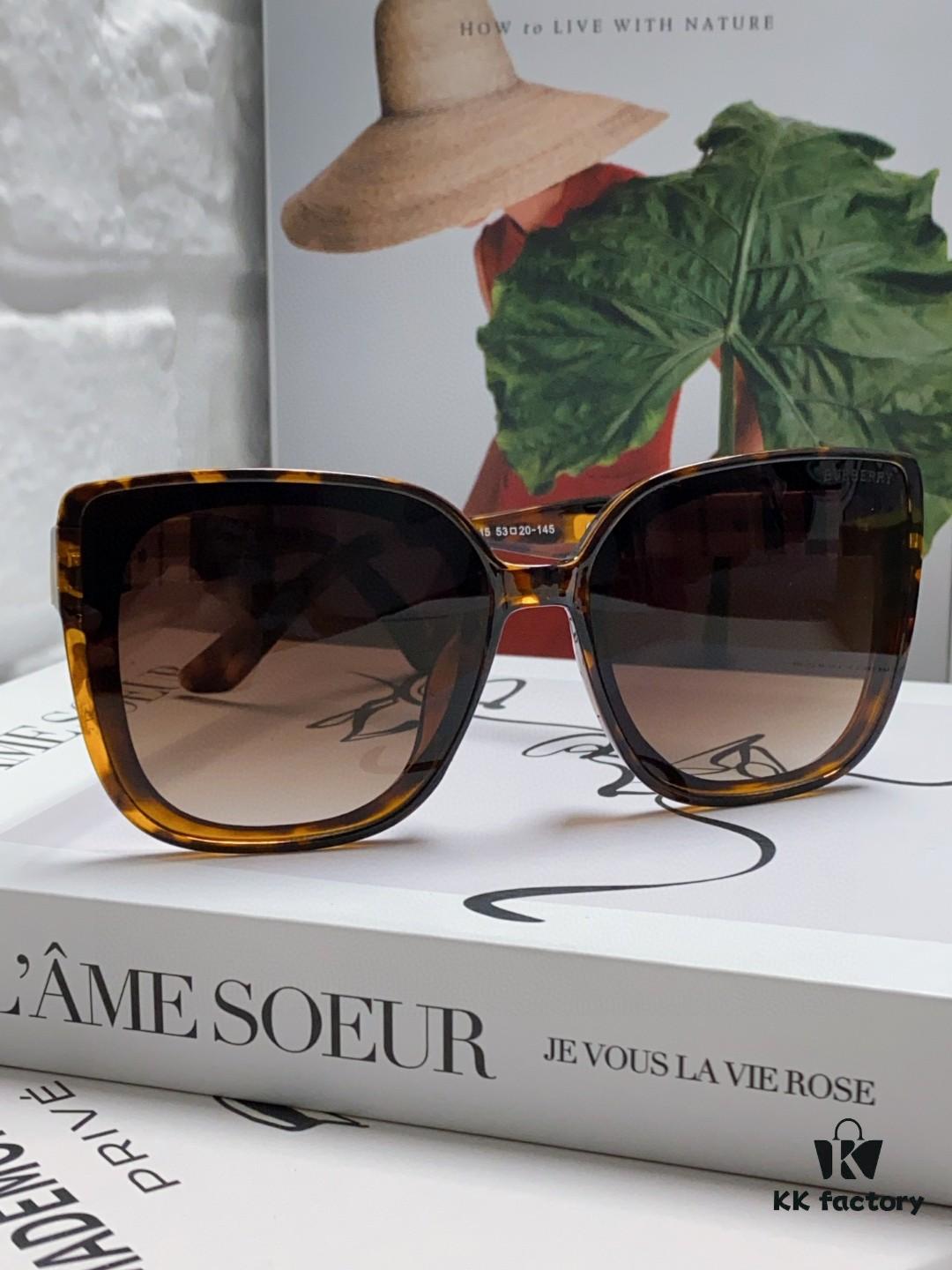 Burberry 2024 New Korean-Style Oversized Wide-Leg Stylish Fast Fashion Nobility Sunglasses Unisex Celebrity-Inspired Slimming Sun Glasses War Horse 🐎 with Classic Check Pattern