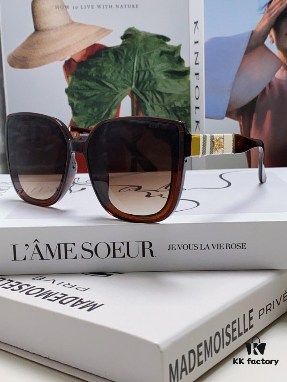 Burberry 2024 New Korean-Style Oversized Wide-Leg Fashionable Fast-Moving Sunglasses Unisex Celebrity-Inspired Slimming Sun Glasses with Horse Logo and Classic Check Pattern