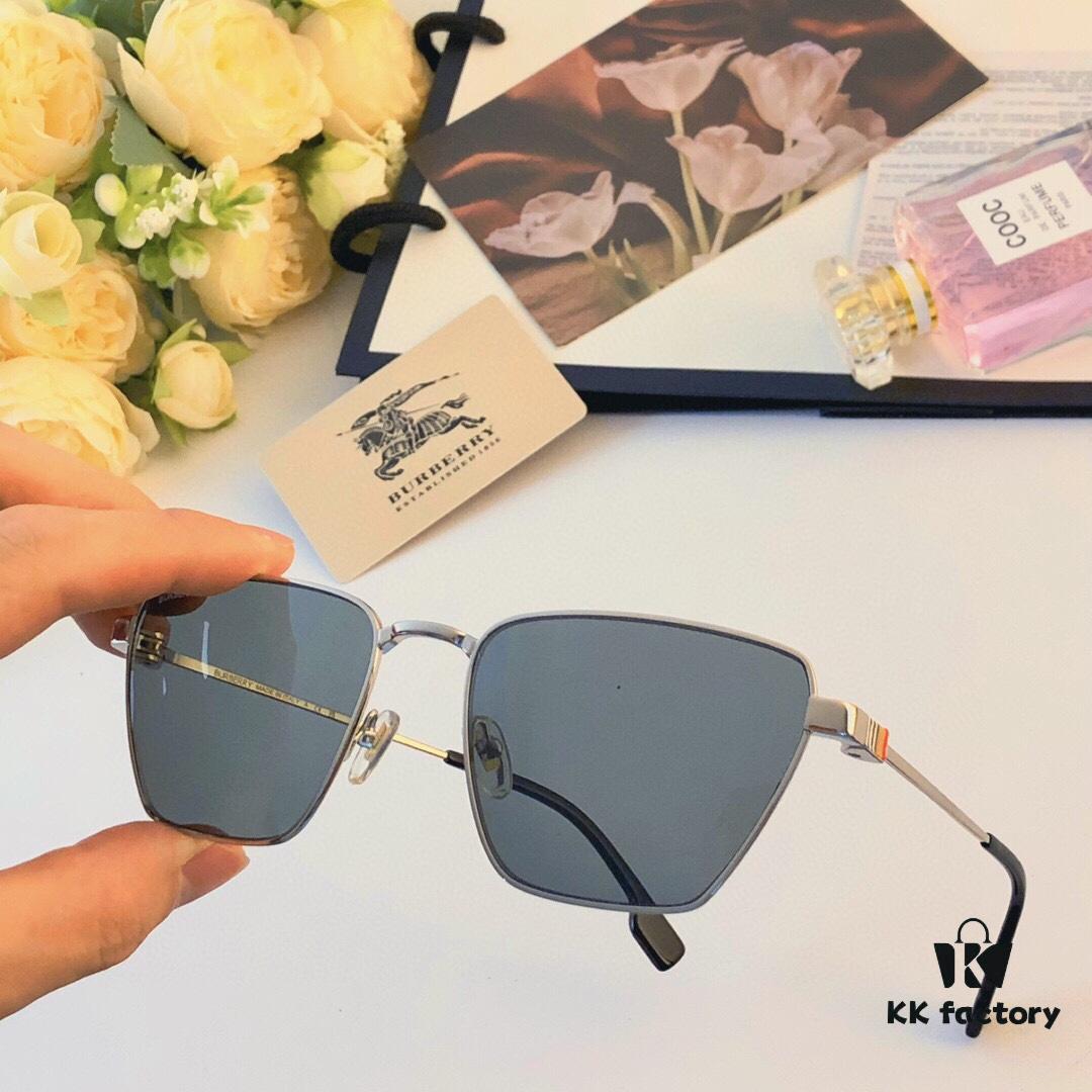 Burberry Women's Sunglasses 2024 New Metal Square Frame Narrow Frame UV400 Tinted Sunglasses, Same Style as Zhang Ziyi