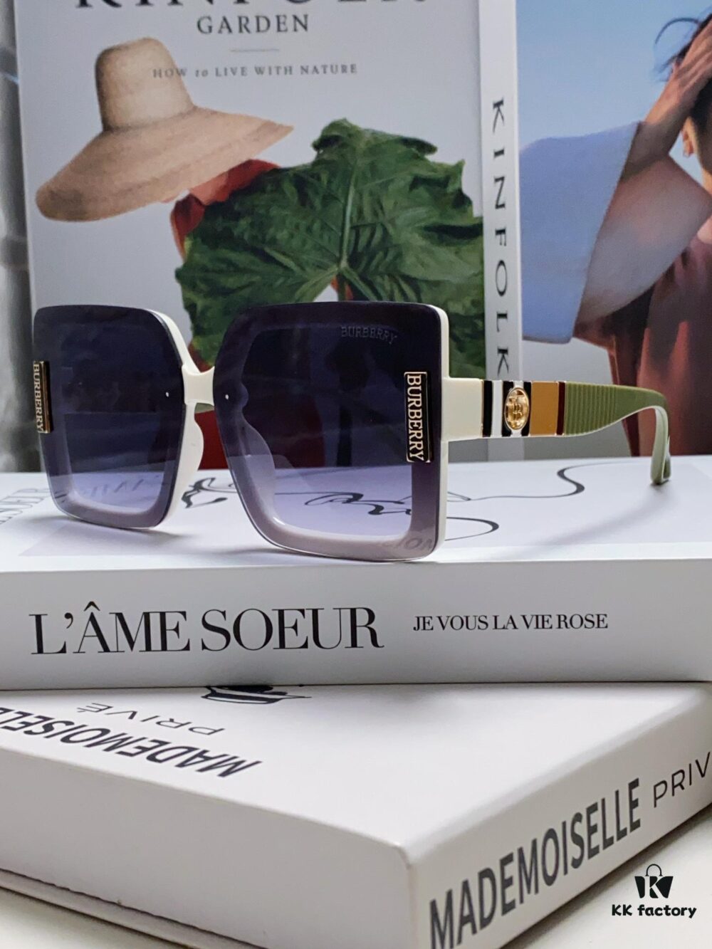 Burberry 2024 New Arrival Trendy Sunglasses for Women, Korean Style UV Protection Oversized Glasses, Slimming and Stylish, Influencer Favorite for Driving, Instagram-Worthy Fashion Sunnies