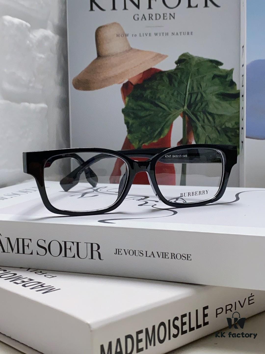 Burberry 2024 New Arrival B Brand Stylish Eyeglass Frame for Women, Large Frame Prescription-Compatible Glasses, Blue Light Blocking, Non-Powered Lens, Slimming Effect Optical Glasses, Sunglasses