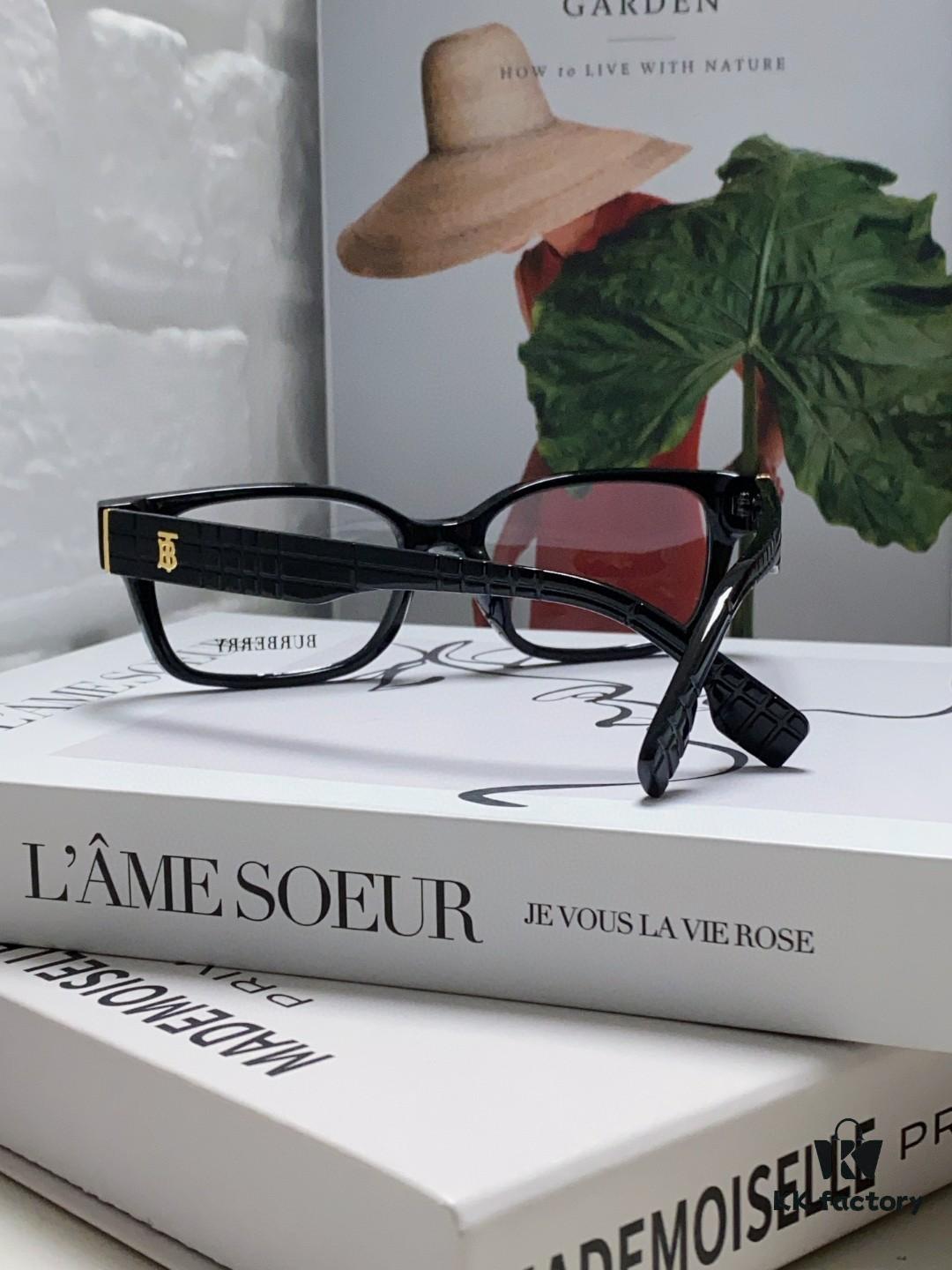 Burberry 2024 New Arrival B Brand Stylish Eyeglass Frame for Women, Large Frame Prescription-Compatible Glasses, Blue Light Blocking, Non-Powered Lens, Slimming Effect Optical Glasses, Sunglasses