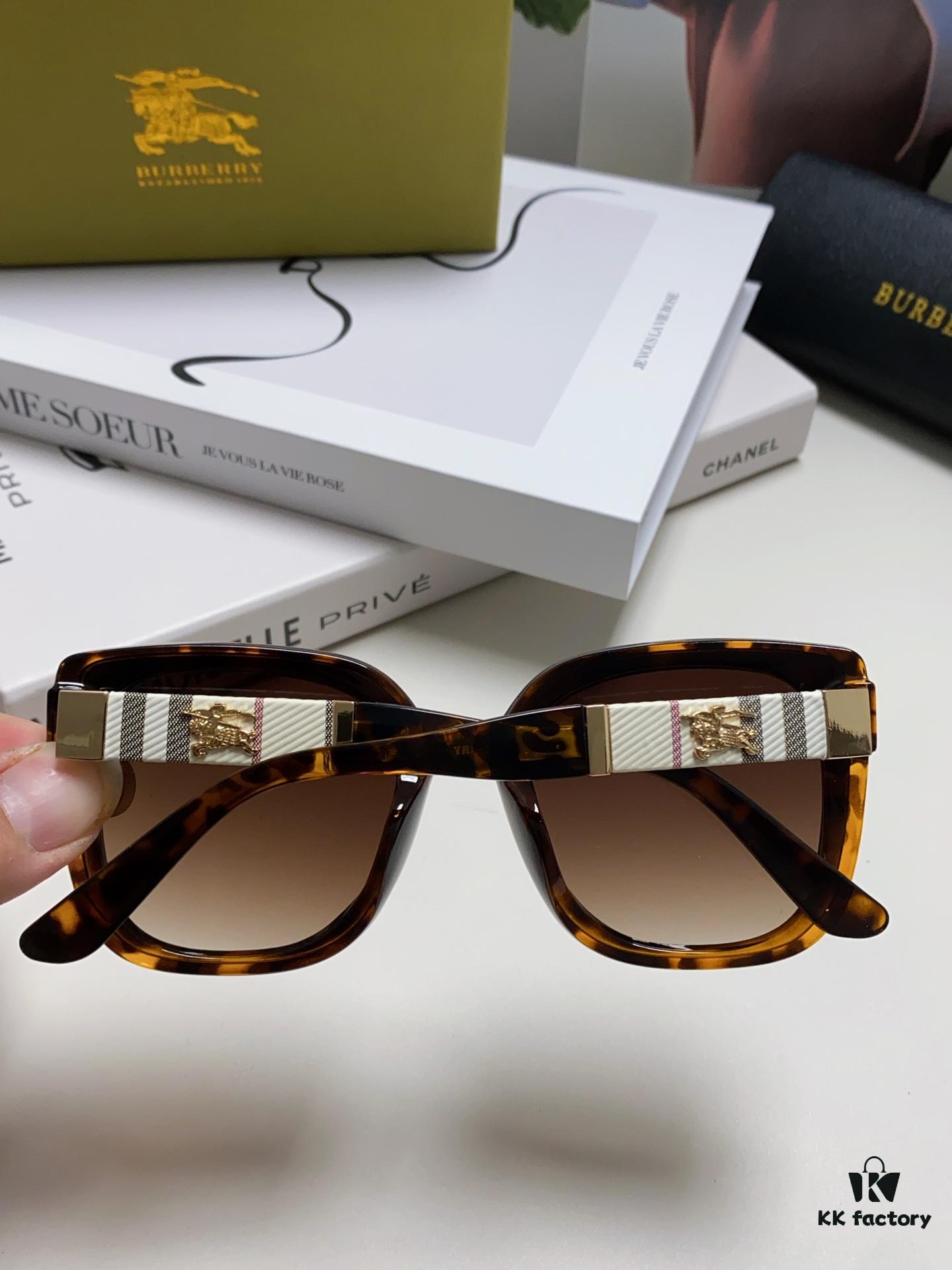 Burberry 2024 New Korean-Style Oversized Wide-Leg Fashionable Fast-Moving Sunglasses Unisex Celebrity-Inspired Slimming Sun Glasses with Horse Logo and Classic Check Pattern
