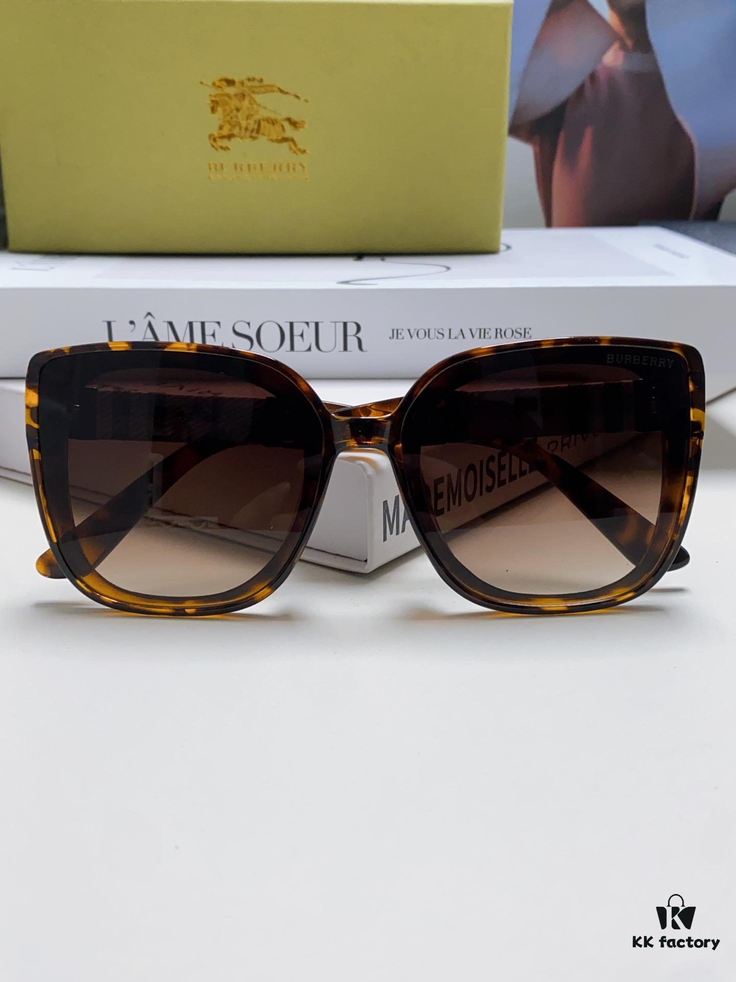 Burberry 2024 New Korean-Style Oversized Wide-Leg Fashionable Fast-Moving Sunglasses Unisex Celebrity-Inspired Slimming Sun Glasses with Horse Logo and Classic Check Pattern