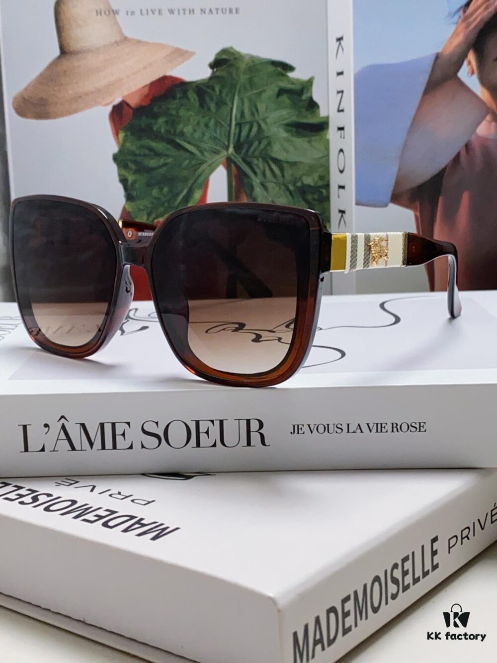 Burberry 2024 New Korean-Style Oversized Wide-Leg Stylish Fast-Fashion Sunglasses Unisex Celebrity-Inspired Slimming Sun Glasses with Horse Logo and Classic Check Pattern