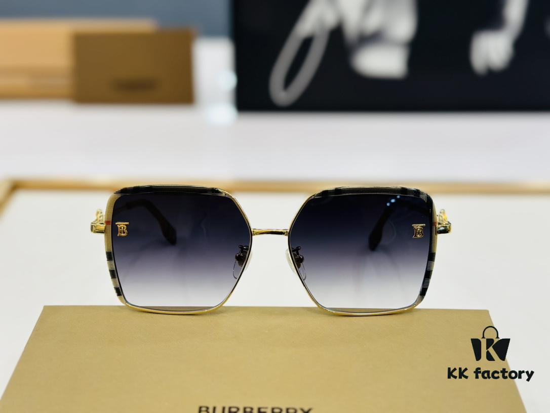 Trendy Burberry BE3128 Model – A Must-Have Accessory! Authentic TB Logo Design, Effortlessly Stylish. Size: 57□15-145