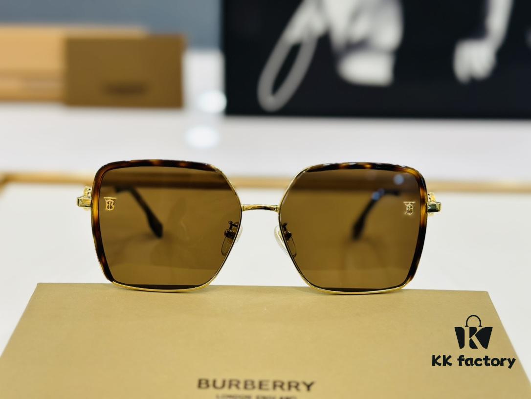 Trendy Burberry BE3128 Model – A Must-Have Accessory! Authentic TB Logo Design, Effortlessly Stylish. Size: 57□15-145