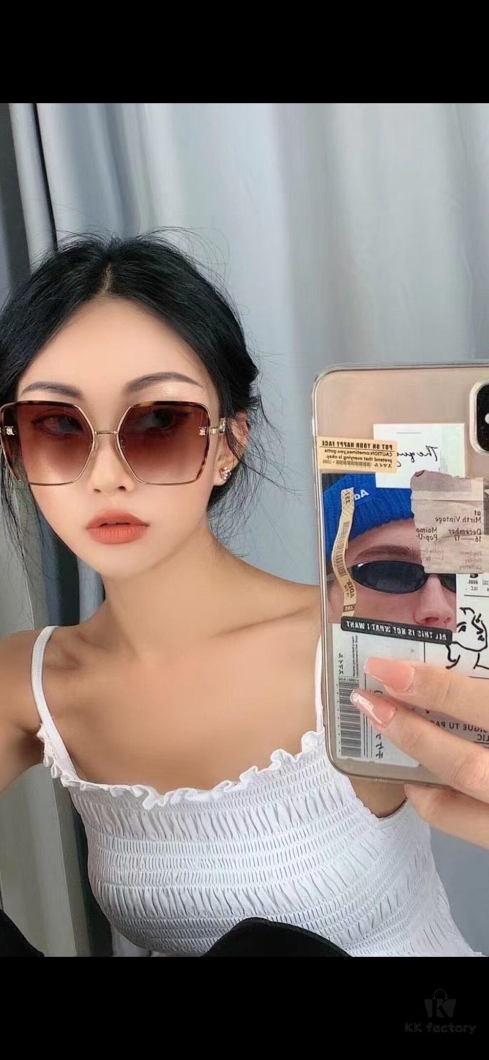 Trendy Burberry BE3128 Model – A Must-Have Accessory! TB Logo Design Makes It Instantly Stylish. Perfect for Any Outfit. Size: 57□15-145