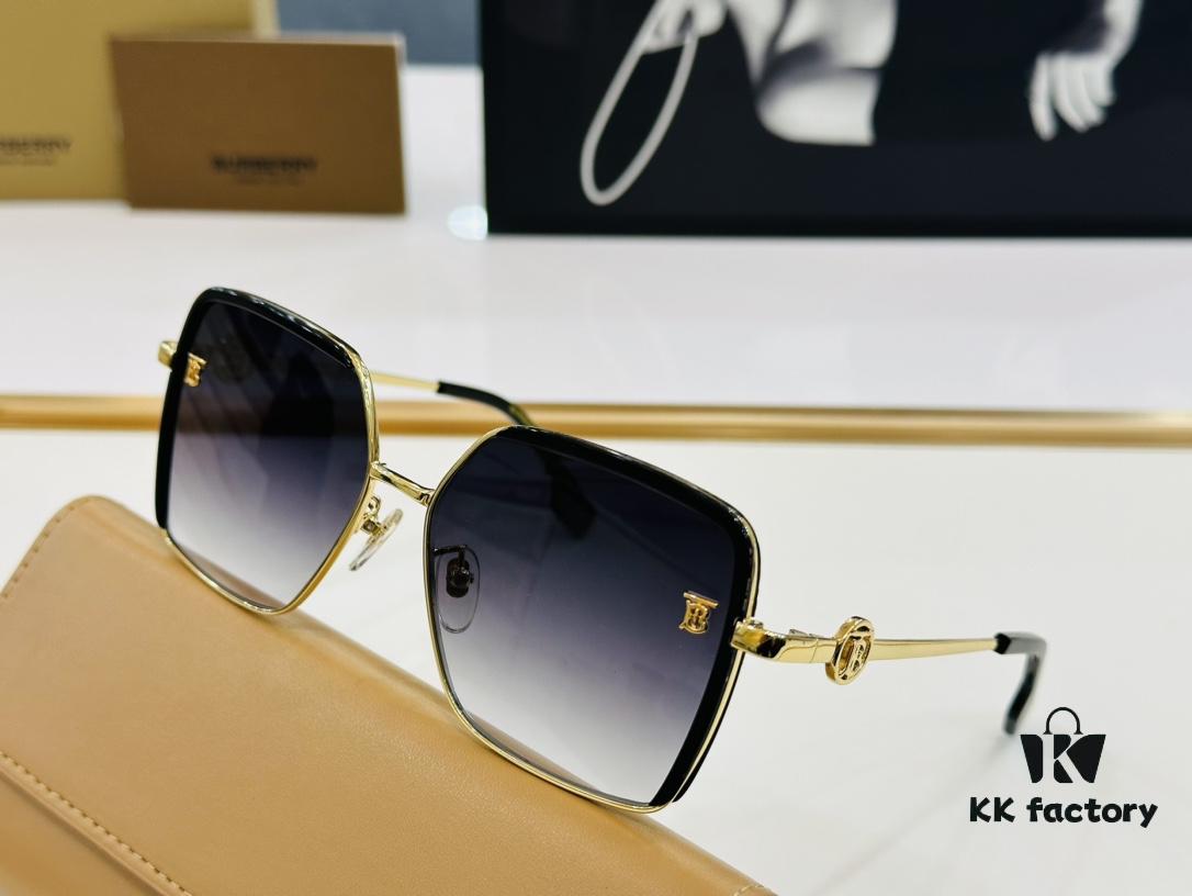 Trendy Burberry BE3128 Model – A Must-Have Accessory! TB Logo Design Makes It Instantly Stylish. Perfect for Any Outfit. Size: 57□15-145