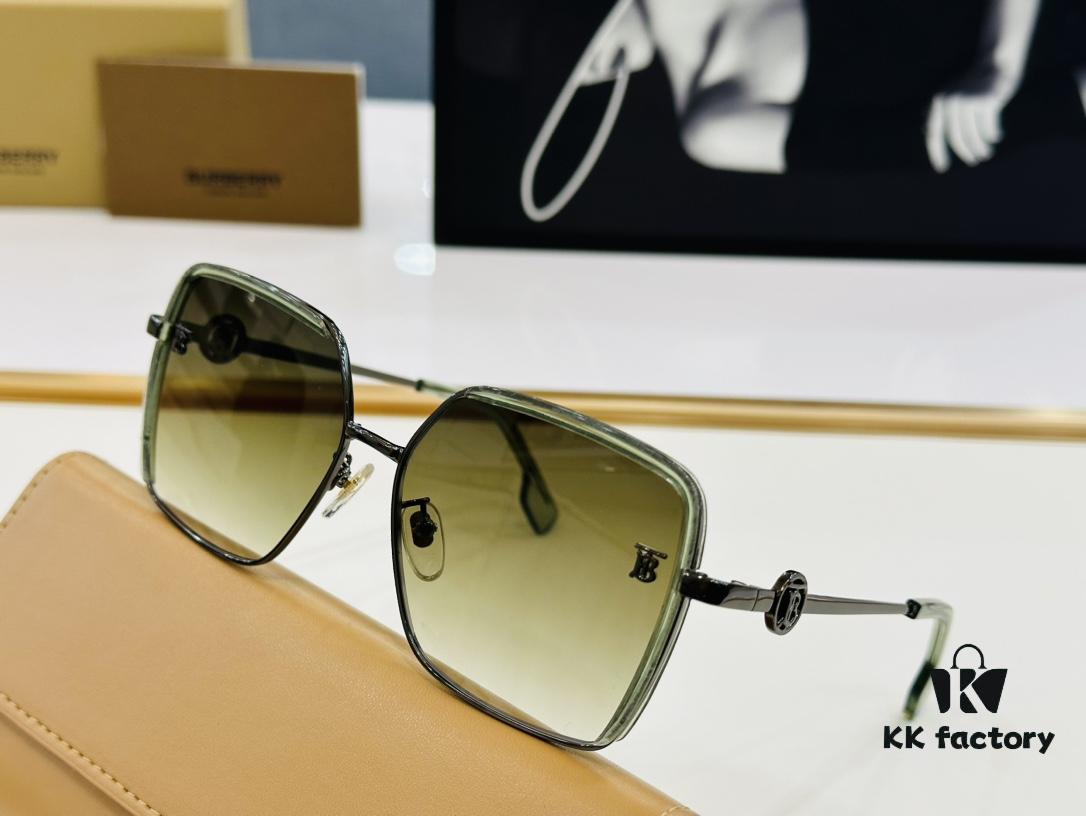 Trendy Burberry BE3128 Model – A Must-Have Accessory! TB Logo Design Makes It Instantly Stylish. Perfect for Any Outfit. Size: 57□15-145