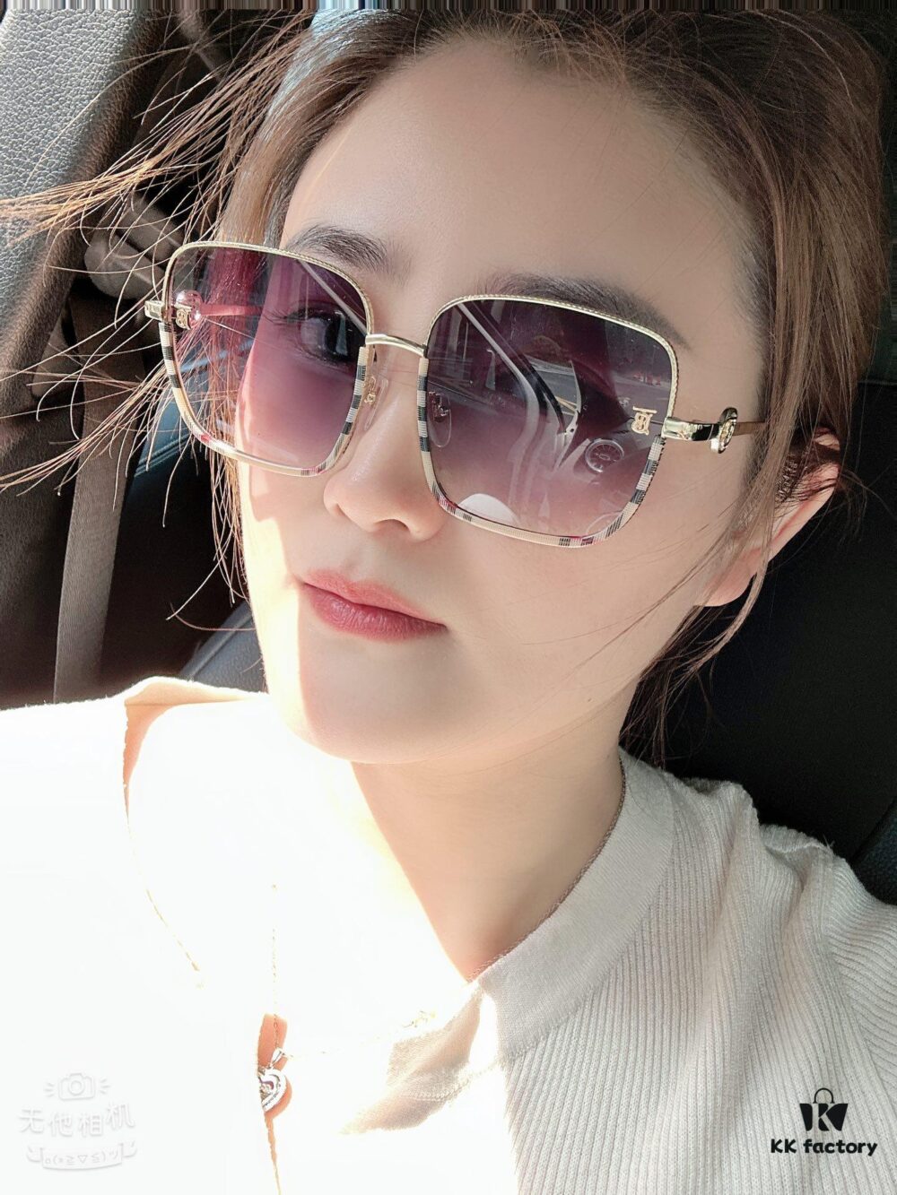 Trendy Burberry BE3129 Model – A Must-Have Accessory! TB Logo Design Now Available, Effortlessly Stylish with Any Outfit