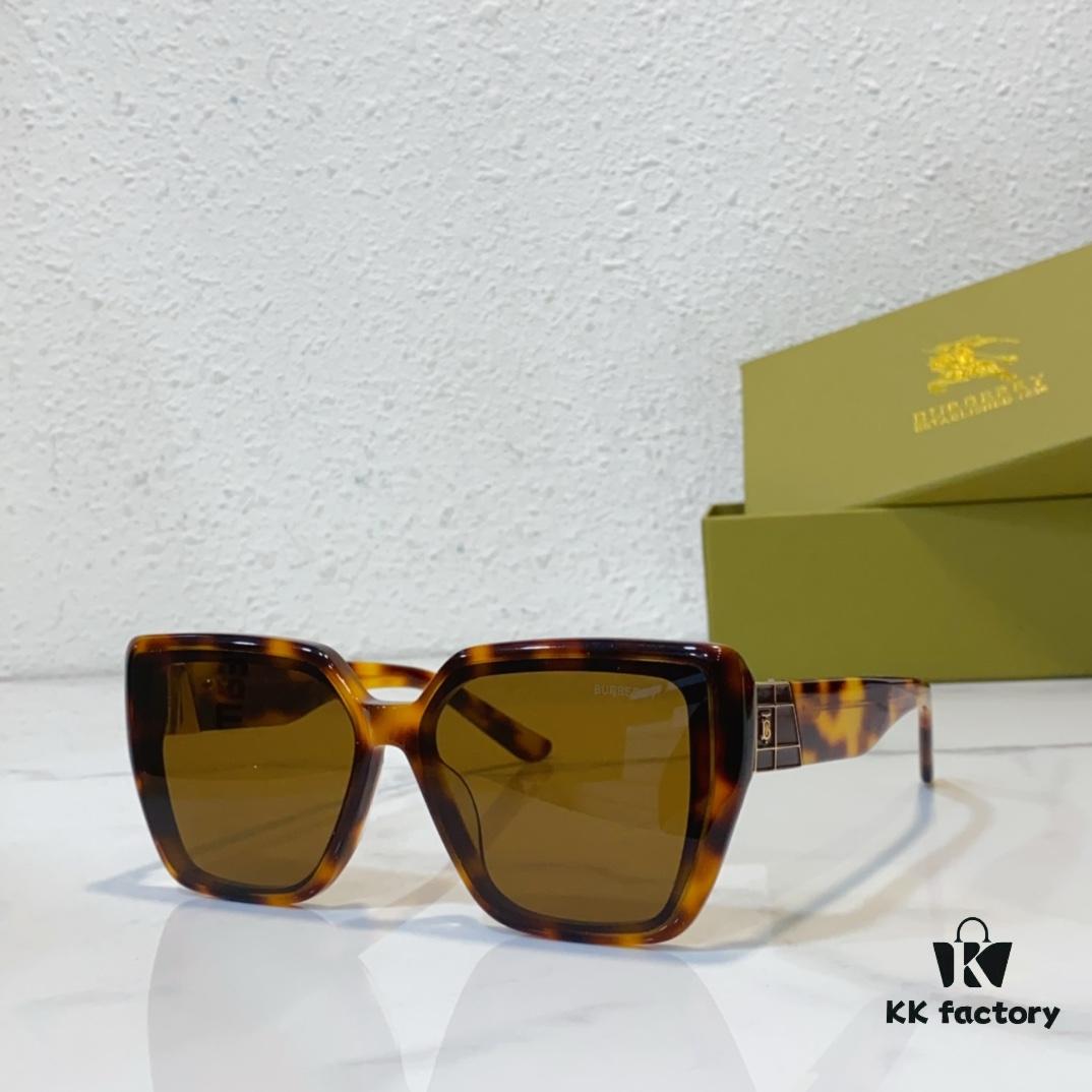140 BURBERRY MOD: BE5392 Size: 61-15-145 Sunglasses
