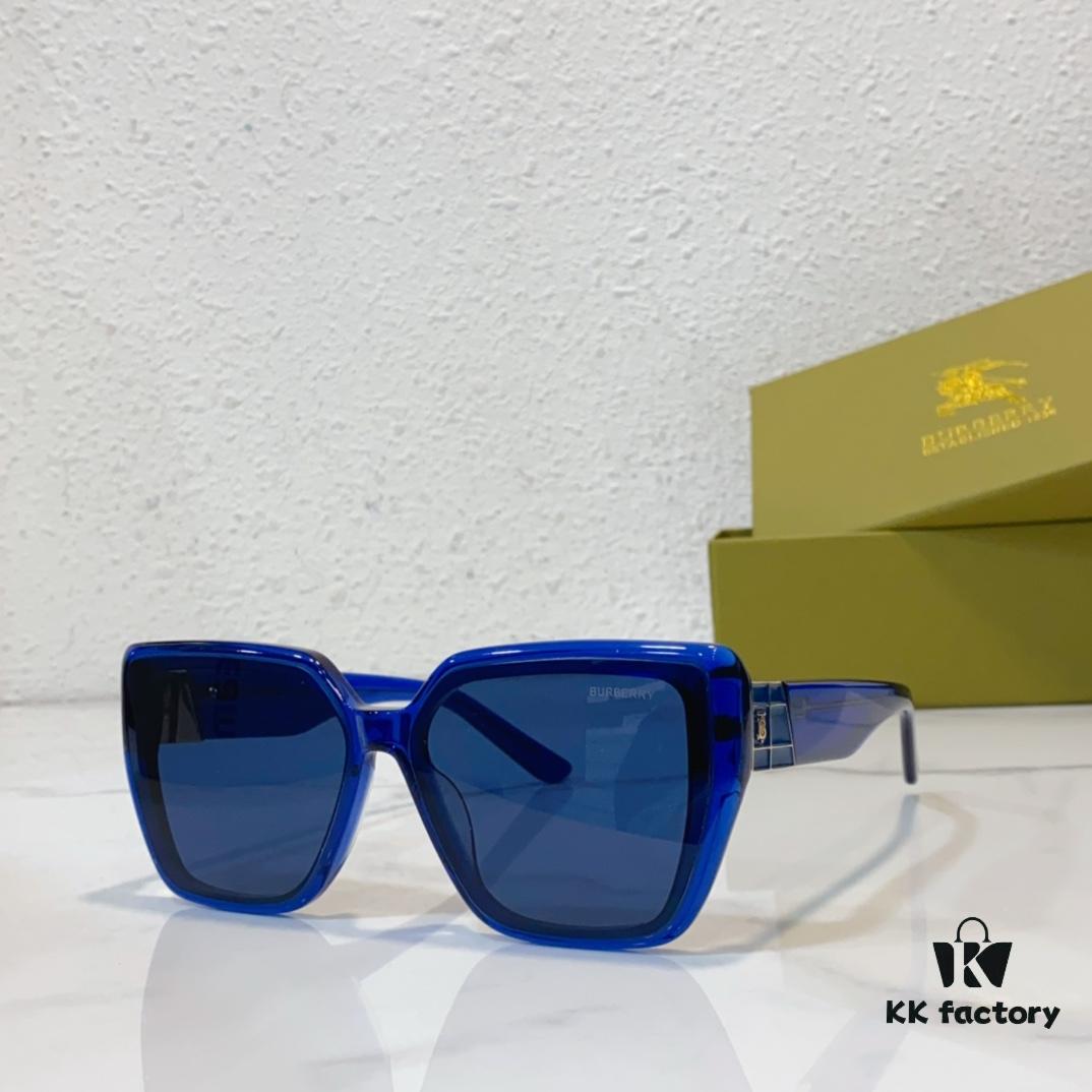140 BURBERRY MOD: BE5392 Size: 61-15-145 Sunglasses