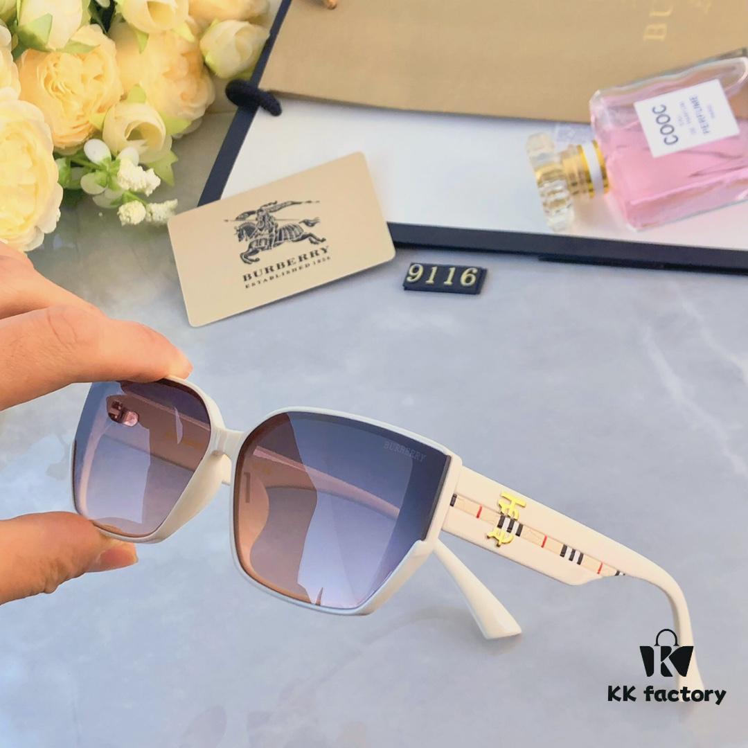 Burberry New Square-Frame Small Sunglasses, Fashionable and Versatile Trendy Glasses from Europe and America