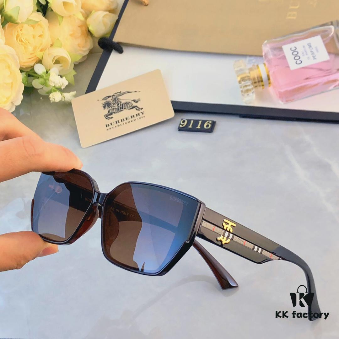 Burberry New Square-Frame Small Sunglasses, Fashionable and Versatile Trendy Glasses from Europe and America