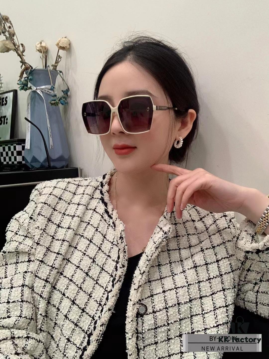 Burberry - Polaroid Resin Polarized Sunglasses with TR Frame Lightweight and Comfortable Fit, Size: 61-15-150