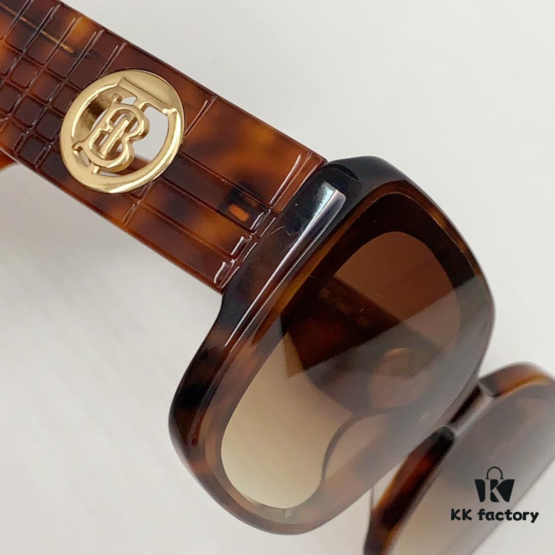 140 BURBERRY B6001 Sunglasses