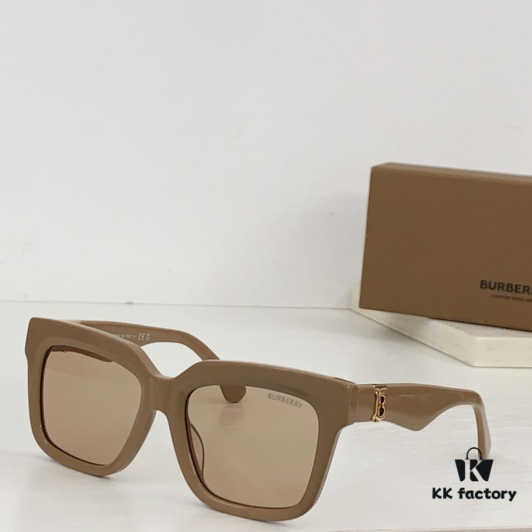 140 BURBERRY MOD: BE4419 Size: 54-18-145 Sunglasses
