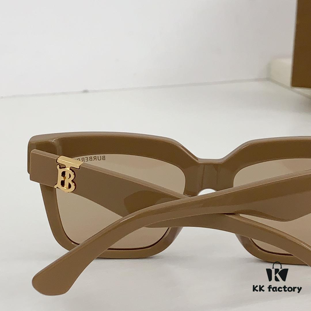 140 BURBERRY MOD: BE4419 Size: 54-18-145 Sunglasses