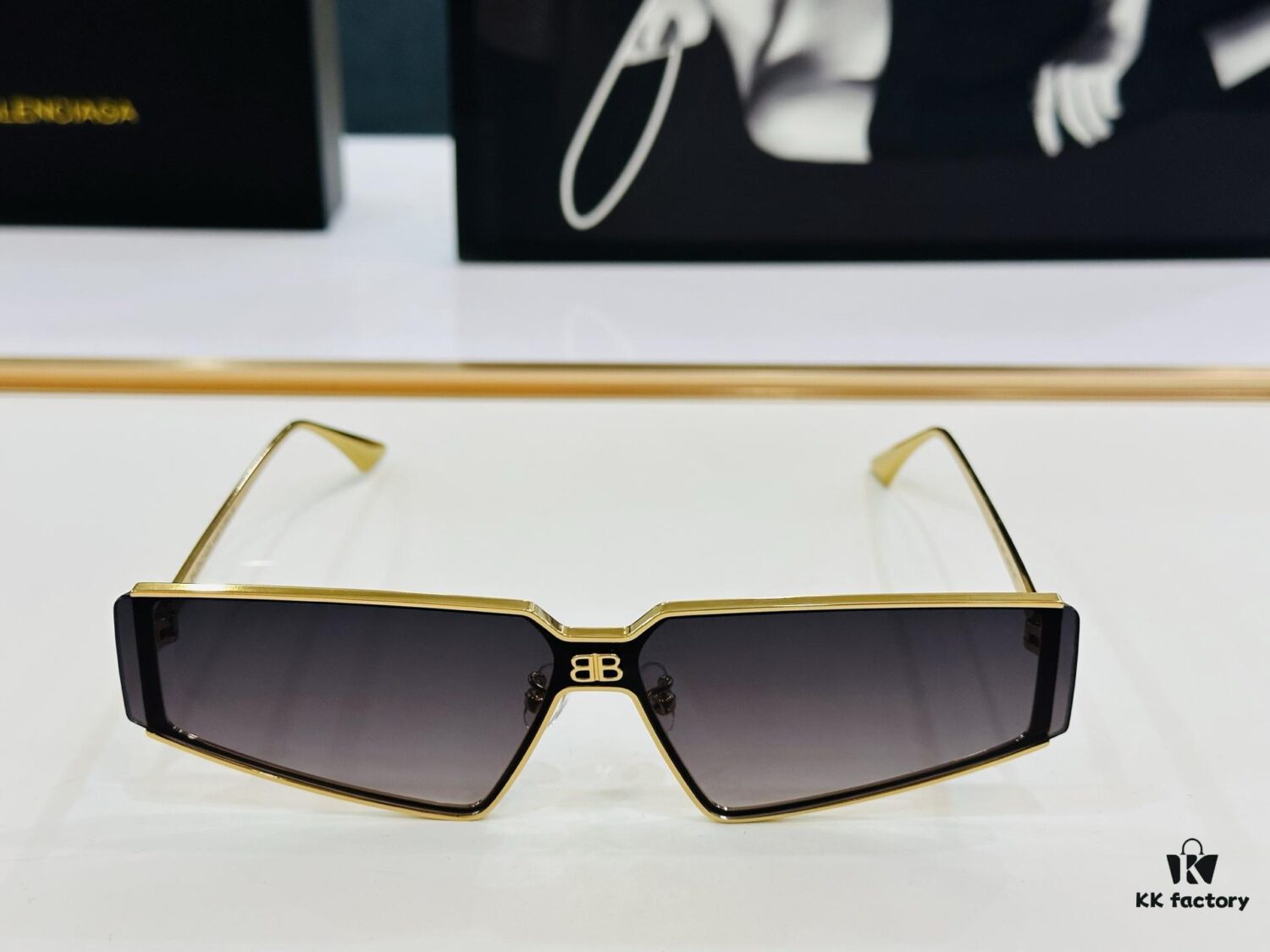 BALENCIAGA Balenciaga Latest Unique Design That Captivates at First Sight BB0192S Size: 62□13-145