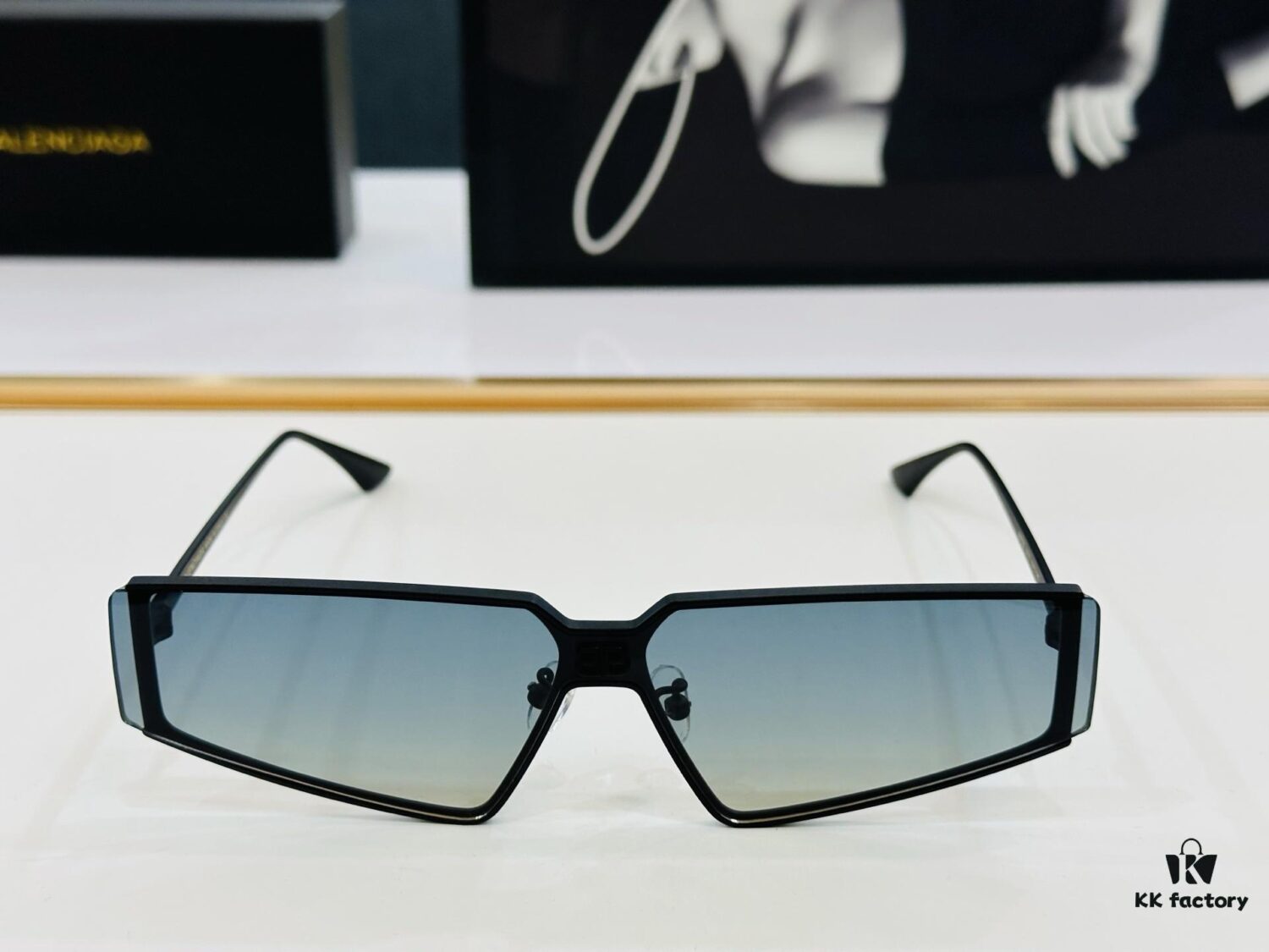 BALENCIAGA Balenciaga Latest Unique Design That Captivates at First Sight BB0192S Size: 62□13-145