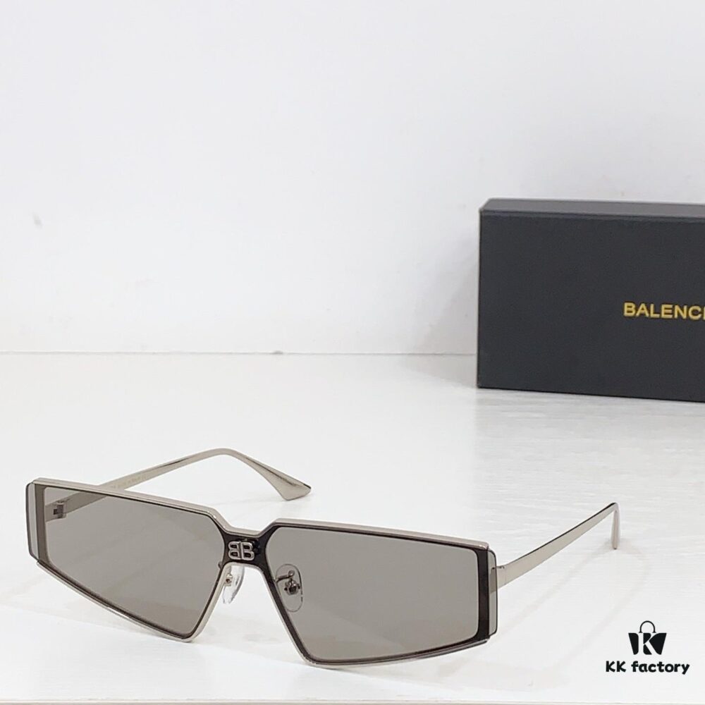 135 BALENCIAGA MOD: BB0192S Size: 62-13 145 Sunglasses