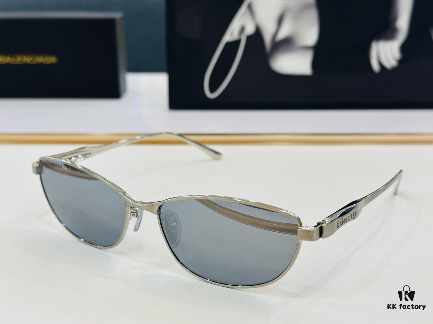 BALENCIAGA Balenciaga Latest Unique Design That Captivates at First Sight BB0357SA Size: 62□15-145