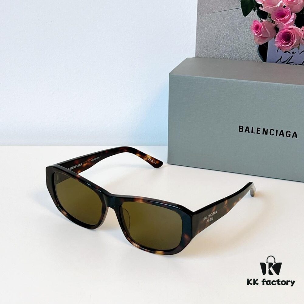 BALENCIAGA Sunglasses Model BB0365S Size 57 17-145