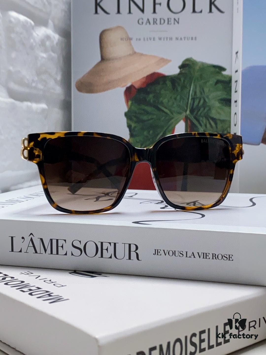 Balenciaga Square Retro Sunglasses with Gold BB Logo and Folding Hinges