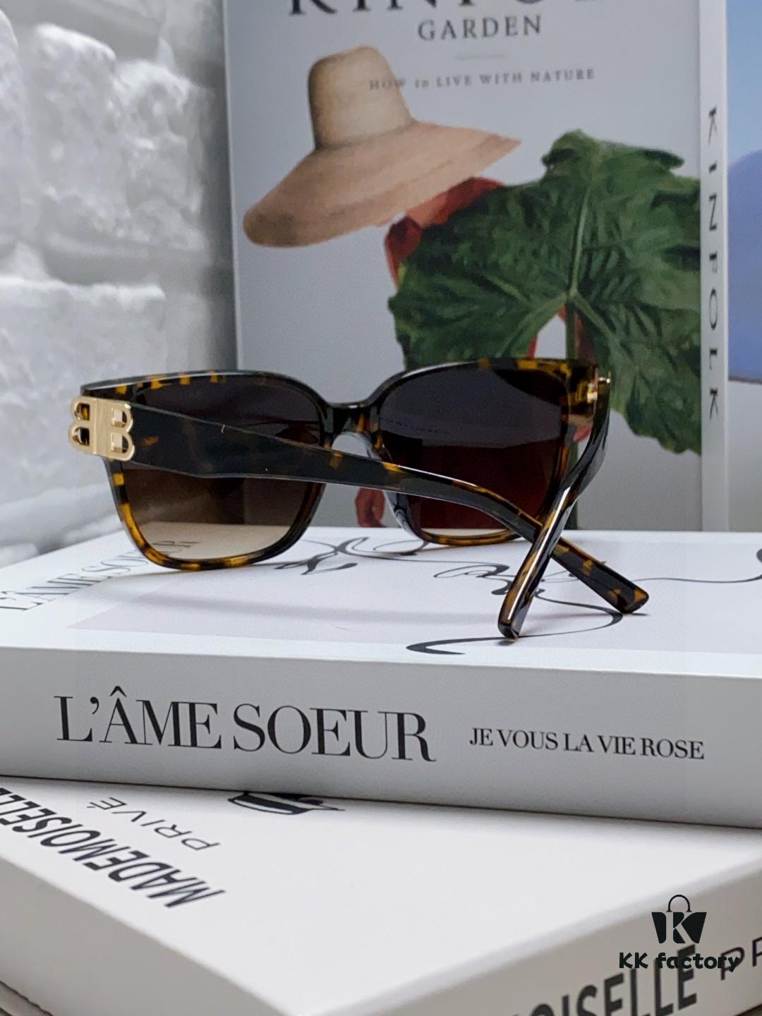Balenciaga Square Retro Sunglasses with Gold BB Logo and Folding Hinges