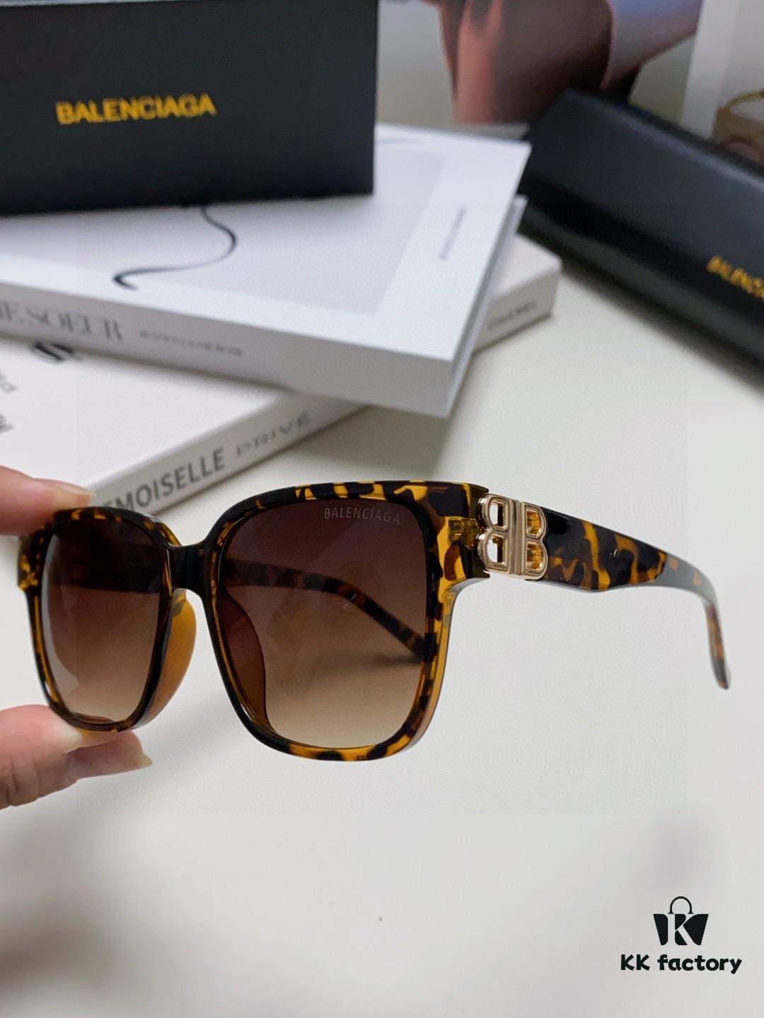 Balenciaga Square Retro Sunglasses with Gold BB Logo and Folding Hinges