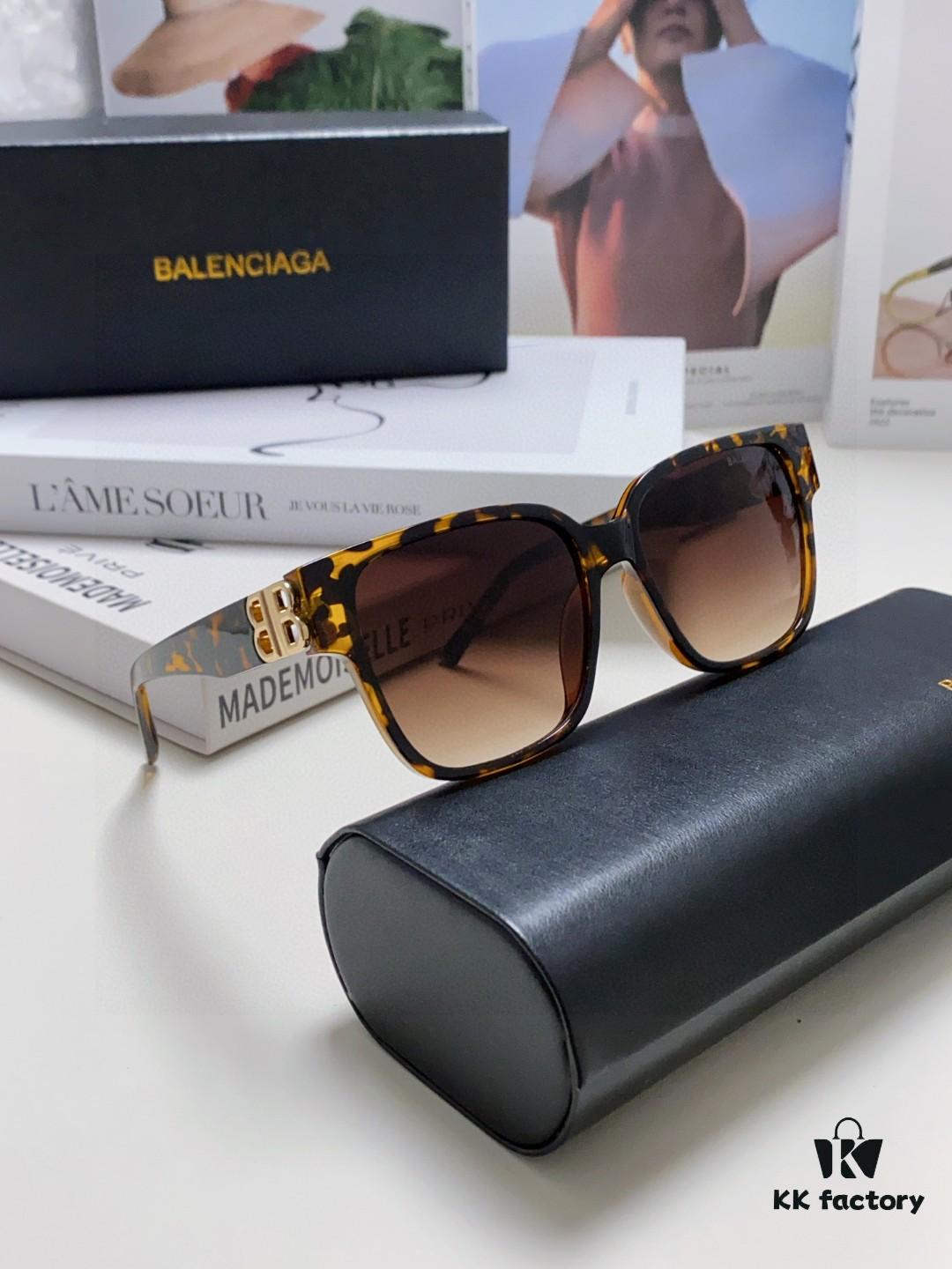 Balenciaga Square Retro Sunglasses with Gold BB Logo and Folding Hinges