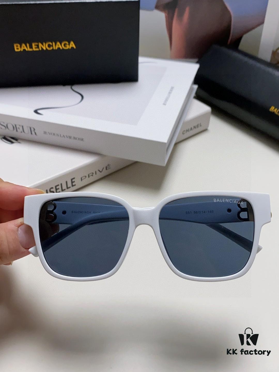 Balenciaga BALENCIAGA Square Retro Fashion Sunglasses with Gold BB Logo and Folding Hinge