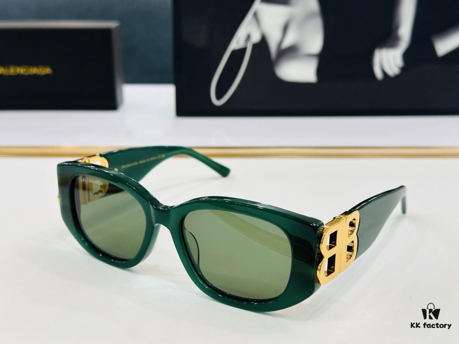 BALENCIAGA Balenciaga BB04003 Size: 54□18-130 Unique and Exceptional Design Instantly Appealing Versatile Stylish Look D Universal Fashion High-Quality Sunglasses