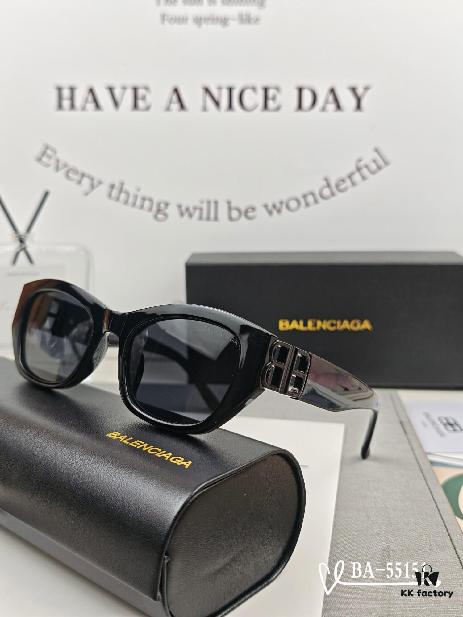 Balenciaga × Polaroid Resin Lens Sunglasses, Lightweight TR Frame, UV Protection, Fashionable Sun Protection for Travel and Driving, Model: 55151