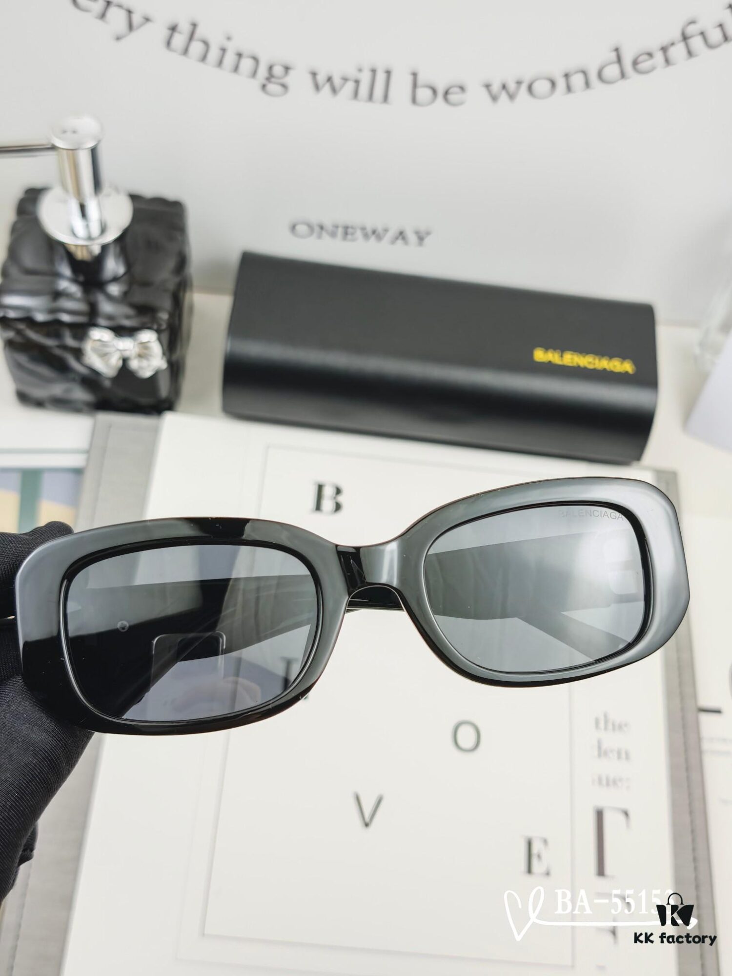 Balenciaga × Polaroid Resin Lens Sunglasses, Lightweight TR Frame, Size 65-13-145, Fashionable UV-Protective Sun Protection for Travel and Daily Wear