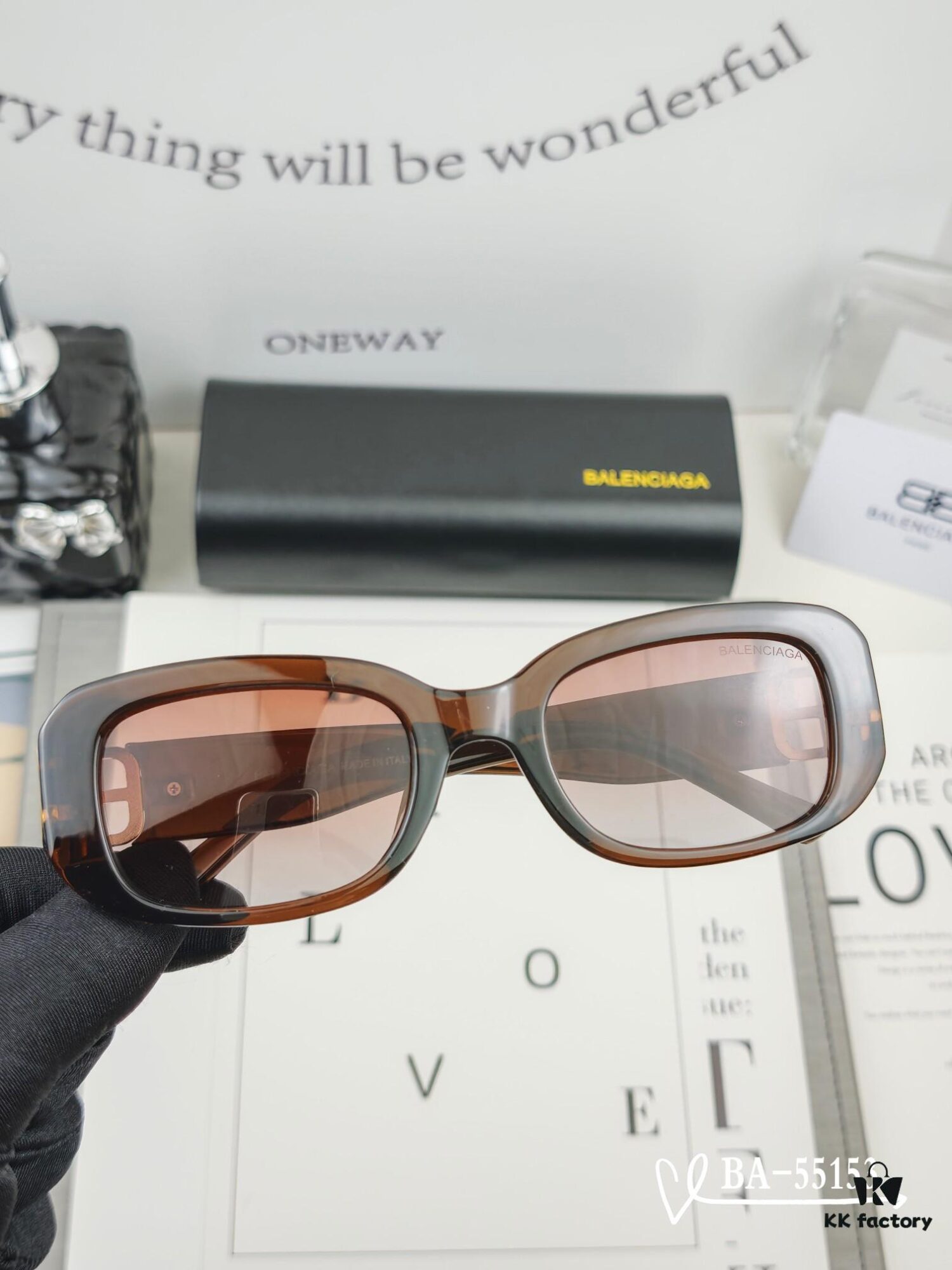Balenciaga × Polaroid Resin Lens Sunglasses, Lightweight TR Frame, Size 65-13-145, Fashionable UV-Protective Sun Protection for Travel and Daily Wear