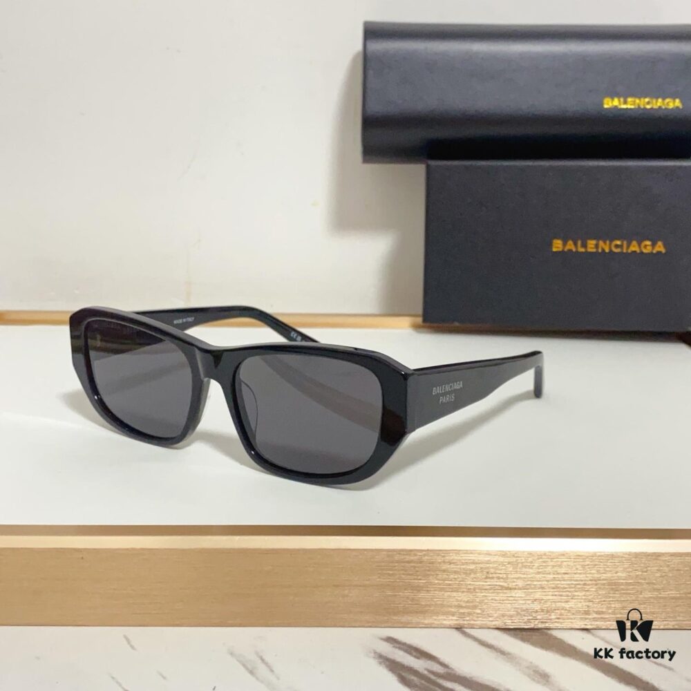 140 BALENCIAGA MOD: BB0365S SIZE: 57□17-145