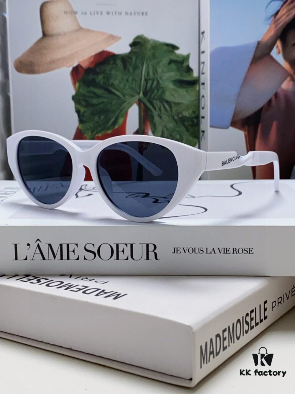 BALENCIAGA Balenciaga Latest Unique Frame Design Instantly Love at First Sight Minimalist Small Frame High-Quality Eyewear Sunglasses