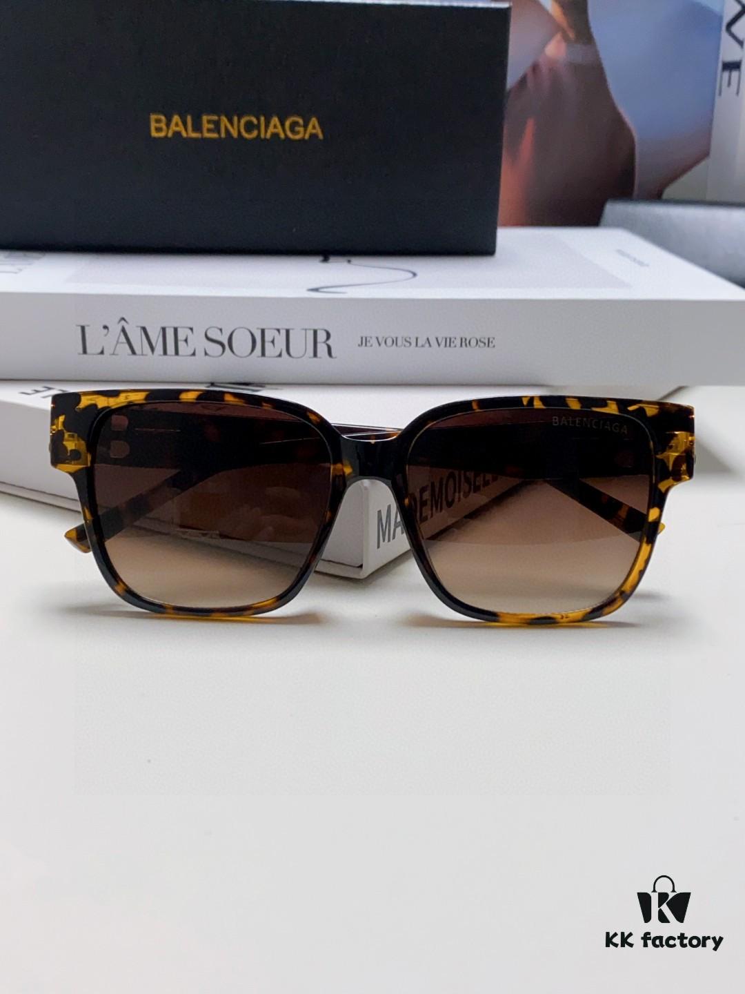 BALENCIAGA Square Retro Sunglasses with Gold BB Logo and Foldable Hinge