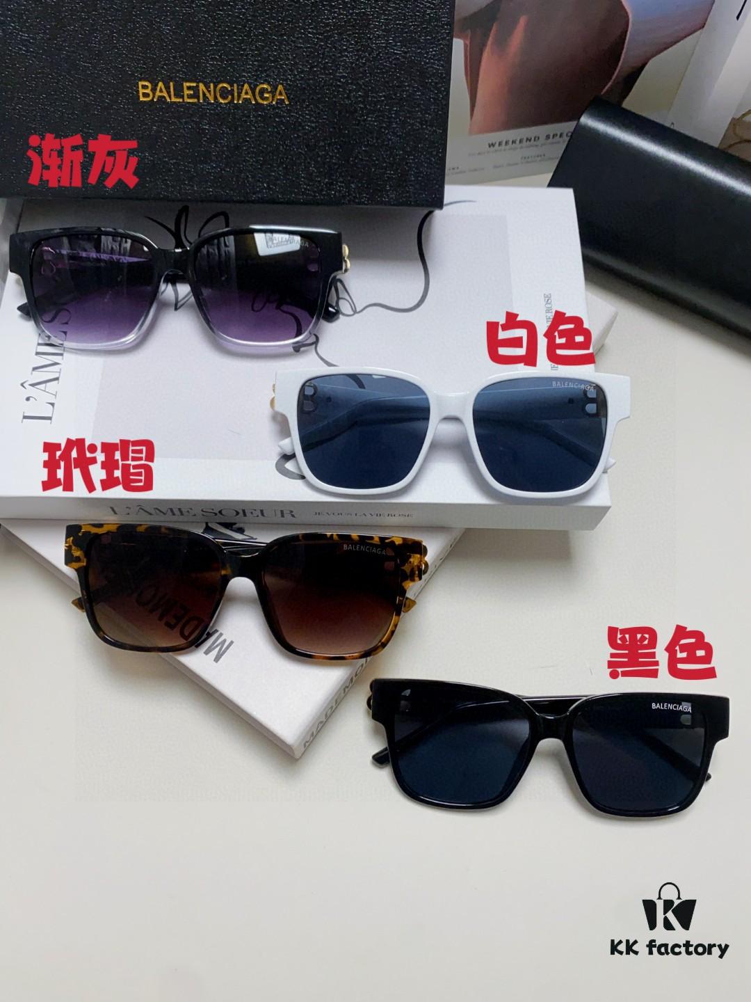 BALENCIAGA Square Retro Sunglasses with Gold BB Logo and Foldable Hinge