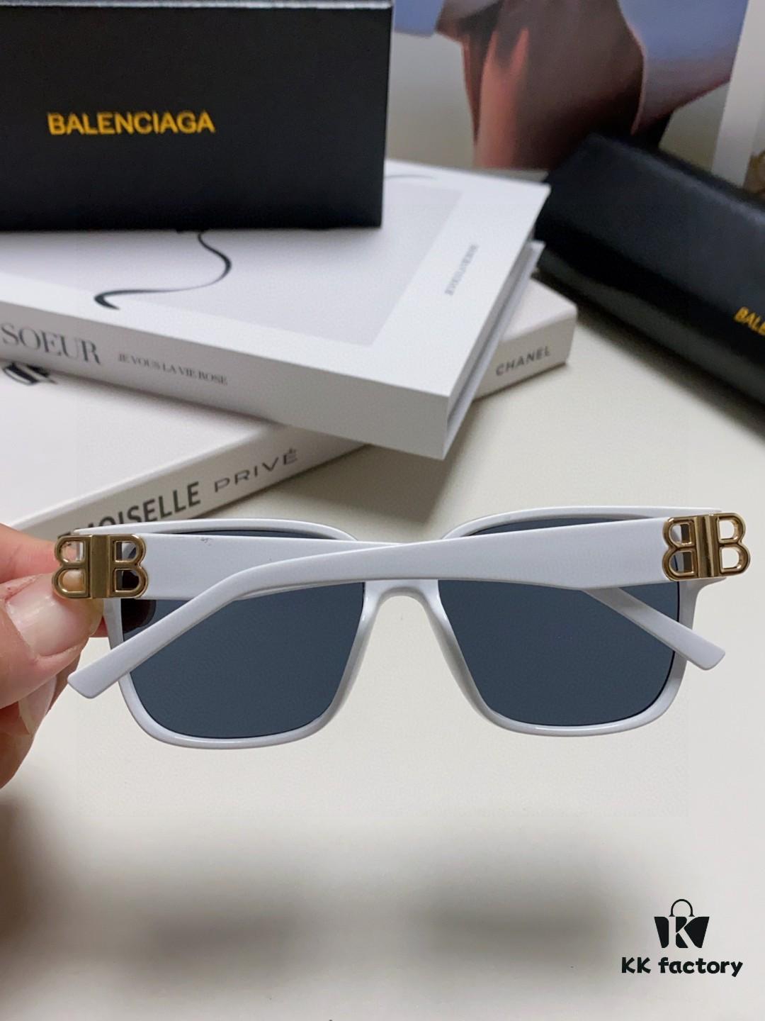 Balenciaga Square Retro Sunglasses with Gold BB Logo and Folding Hinge
