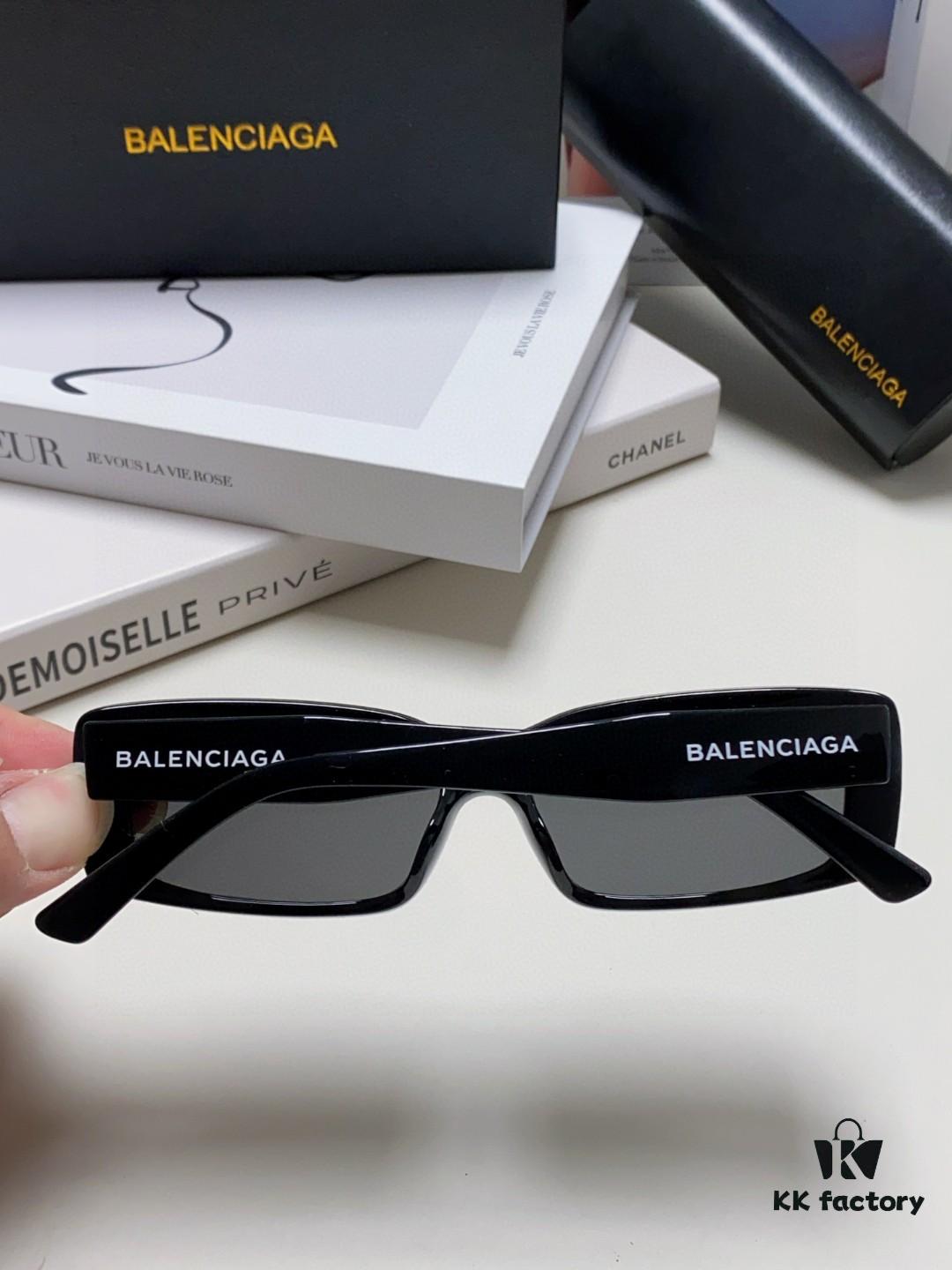 Balenciaga 2025 New Arrival European and American Fashion Statement Rectangular Sunglasses with Wide Lettering, Trendy Instagram-Worthy Avant-Garde Eyewear
