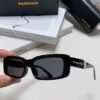 Balenciaga 2025 New Arrival European and American Fashion Statement Rectangular Sunglasses with Wide Lettering, Trendy Instagram-Worthy Avant-Garde Eyewear
