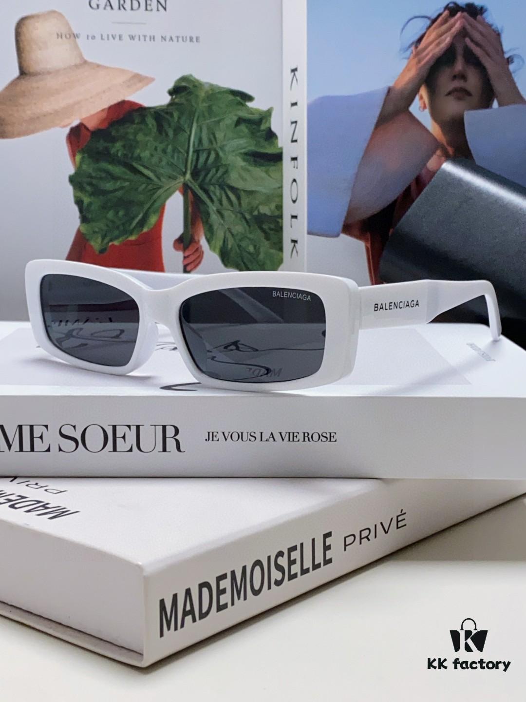 Balenciaga 2025 New Arrival European and American Fashion Statement Square Sunglasses, Instagram-Trending Rectangular Sun Glasses with Wide Lettering, Avant-Garde Unisex Eyewear