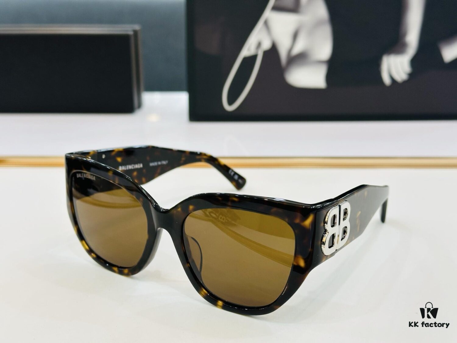 BALENCIAGA BB0323SK Size 55□19-125, Unique and Stylish Design, Highly Versatile Sunglasses