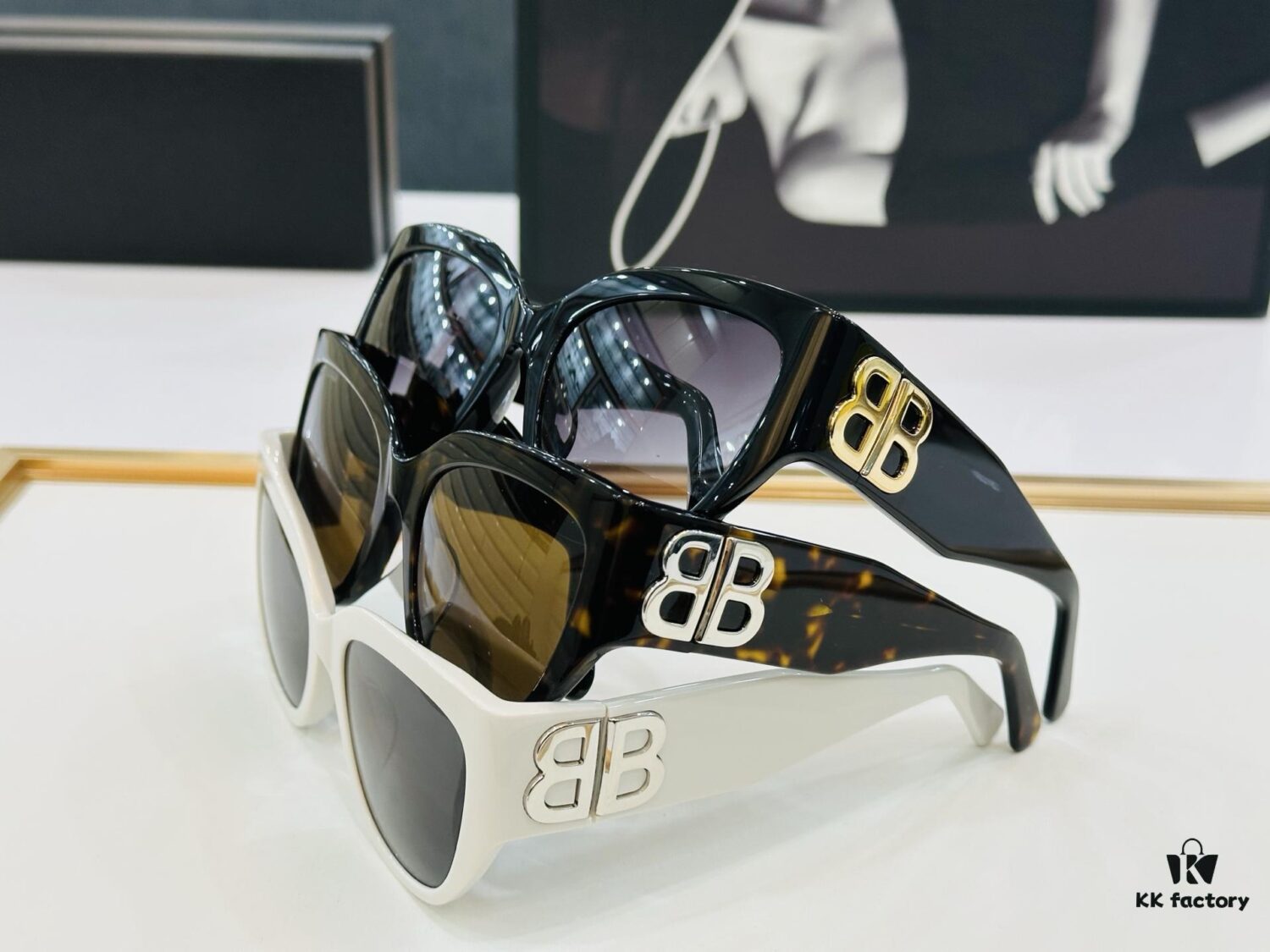 BALENCIAGA BB0323SK Size 55□19-125, Unique and Stylish Design, Highly Versatile Sunglasses